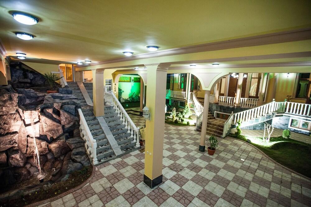 Twins Hotel