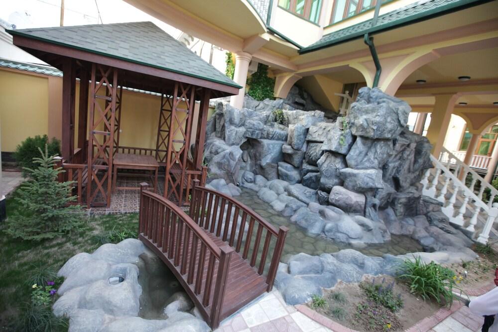 Twins Hotel