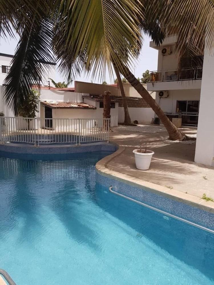 Wavecrest Hotel