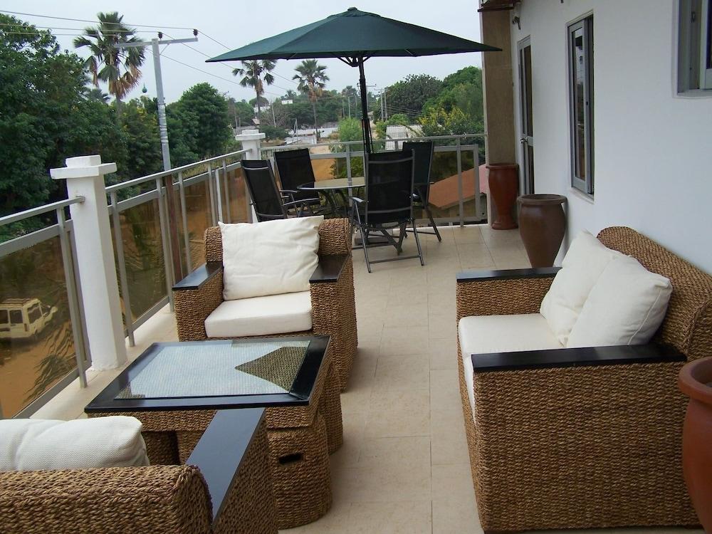Wavecrest Hotel