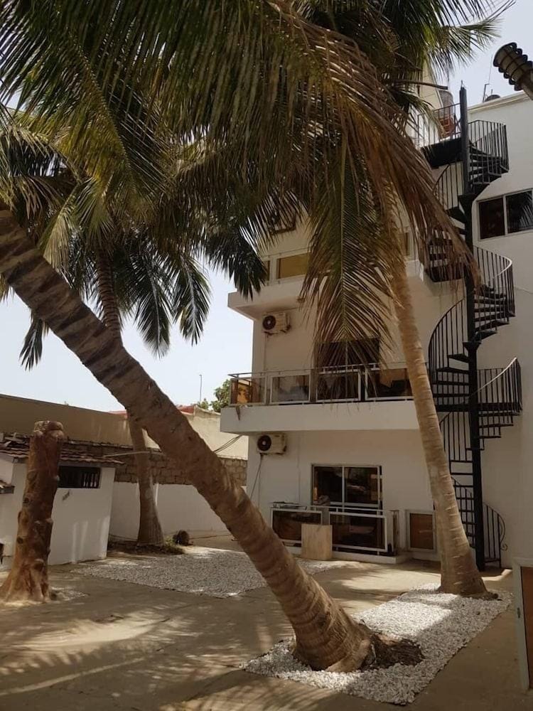Wavecrest Hotel