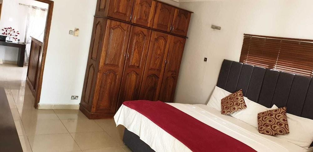 Wavecrest Hotel