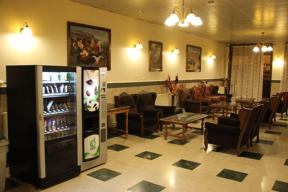 Hydra Hotel