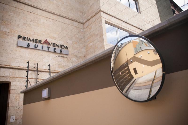 Hotel Cuarta Avenida Suites