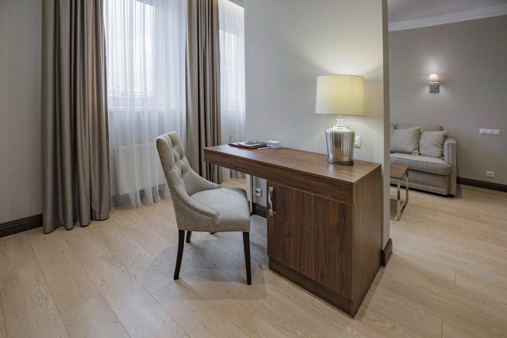 Open City Hotel