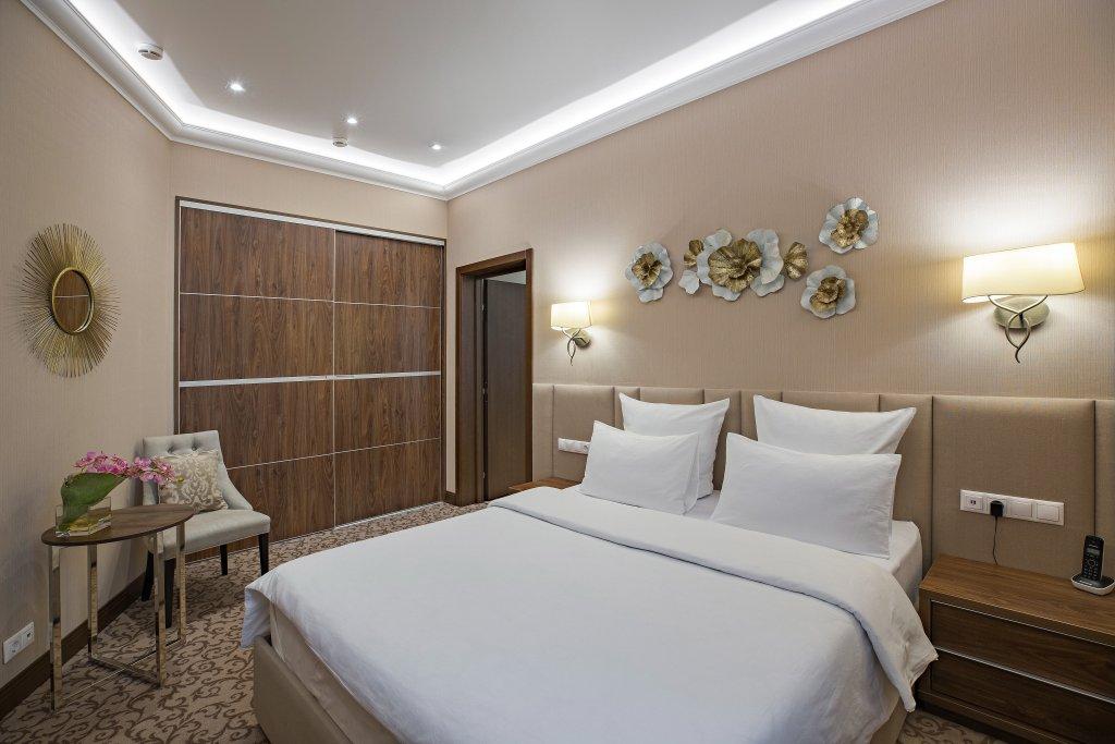 Open City Hotel