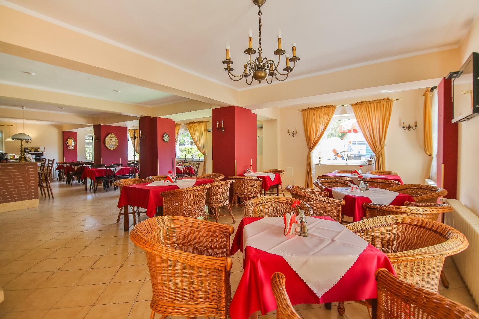 Villa Antares I & II