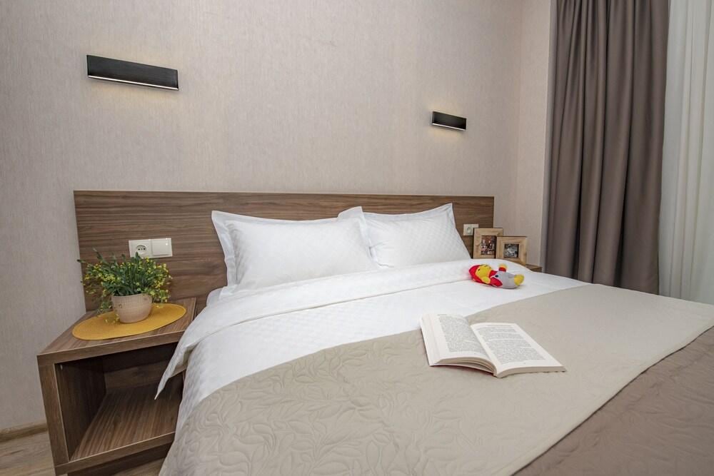 Crystal Hotel & Spa