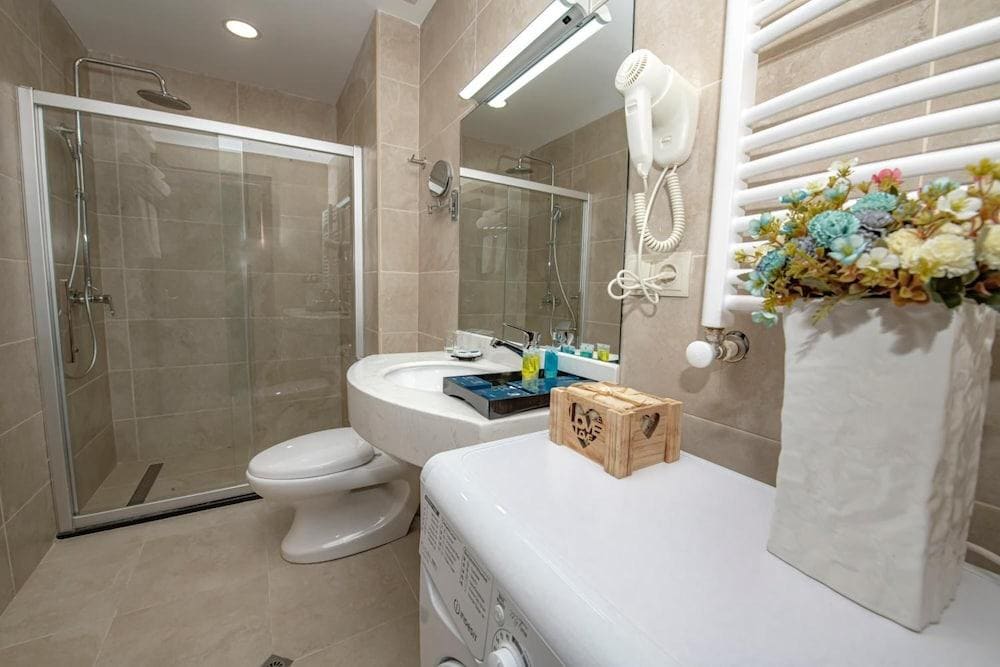 Crystal Hotel & Spa