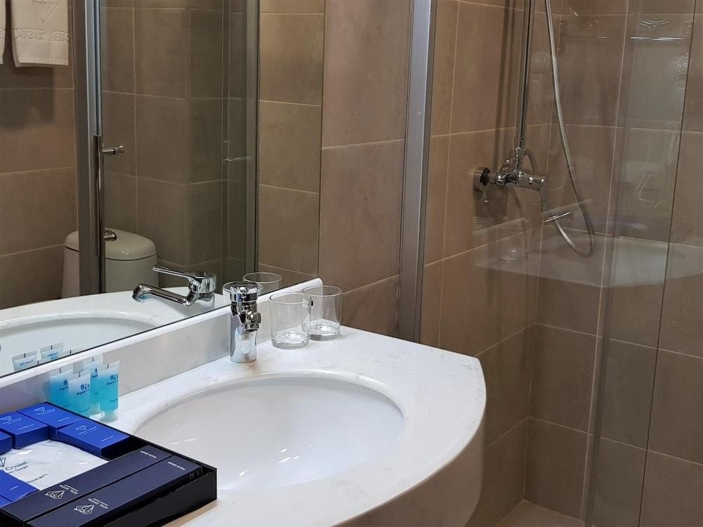 Crystal Hotel & Spa