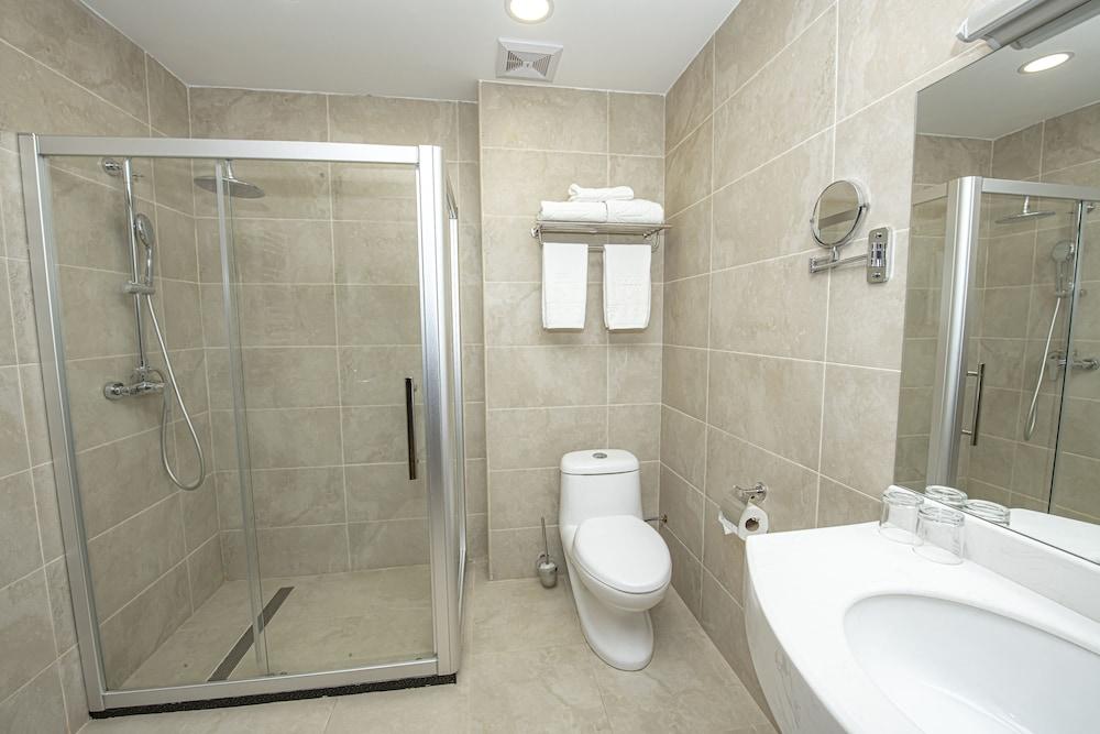 Crystal Hotel & Spa