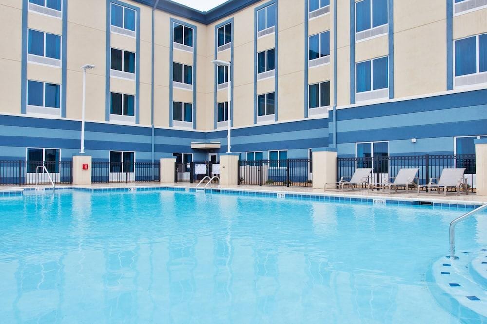 Holiday Inn Express & Suites Warner Robins North West