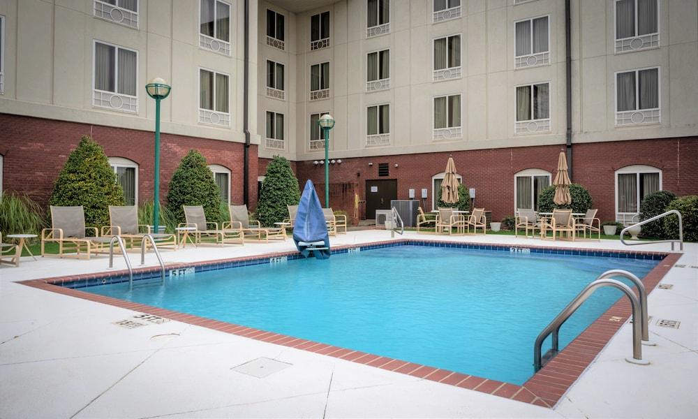 Holiday Inn Express & Suites Tuscaloosa - University