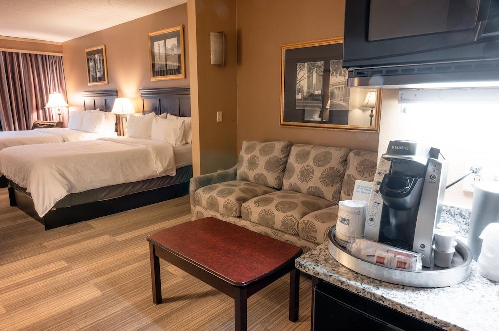 Holiday Inn Express & Suites Tuscaloosa - University