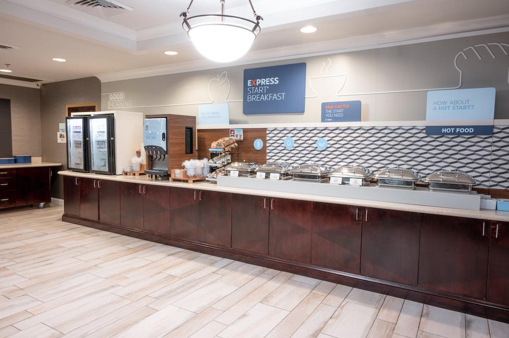 Holiday Inn Express & Suites Tuscaloosa - University