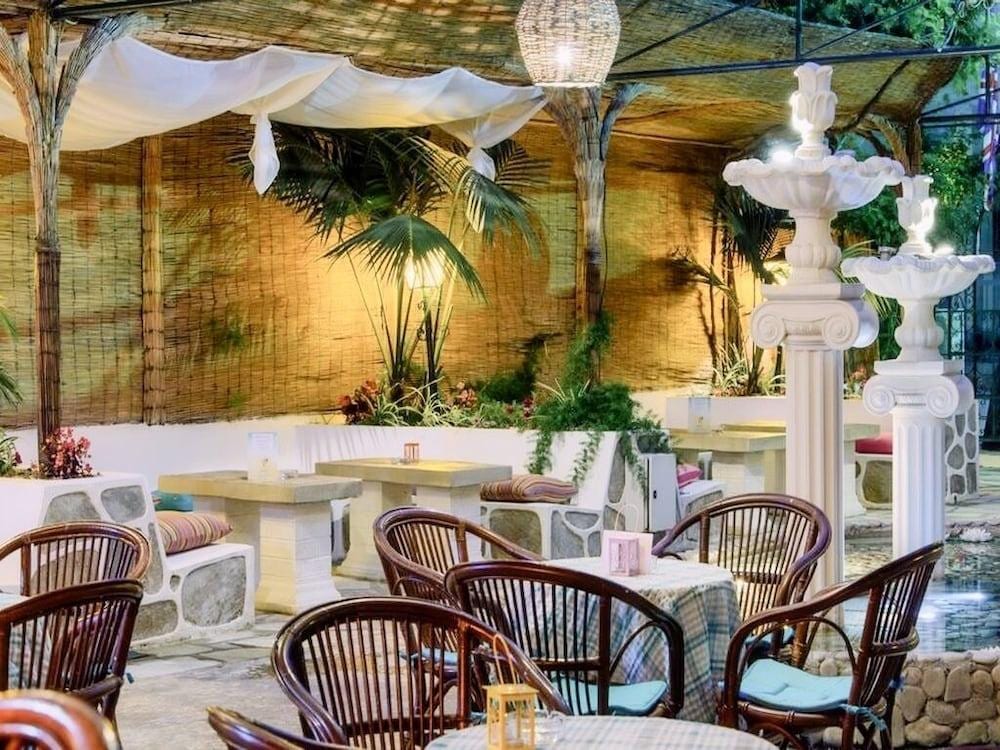 Sirena Beach Hotel