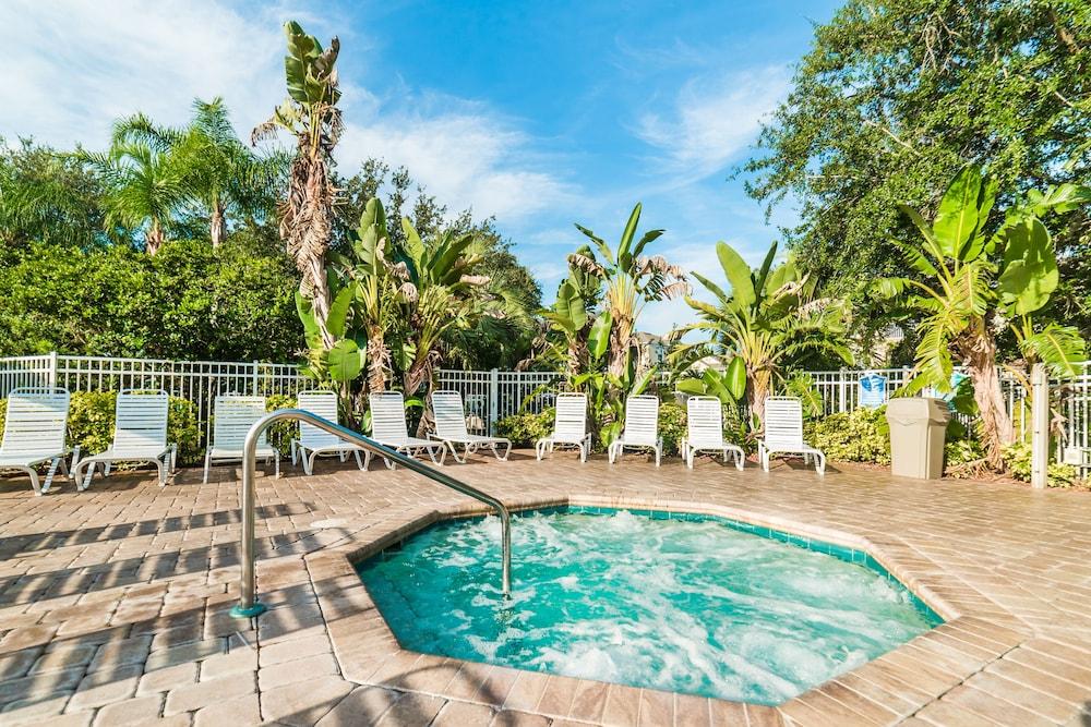 Windsor Palms Condominiums