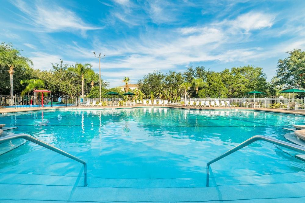 Windsor Palms Condominiums