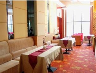 Yichang Guobin Bandao Hotel