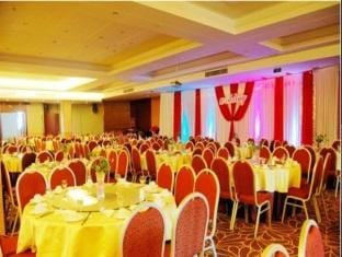 Yichang Guobin Bandao Hotel