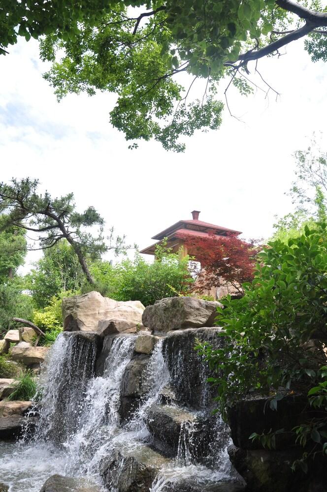 Wenfeng Hotel