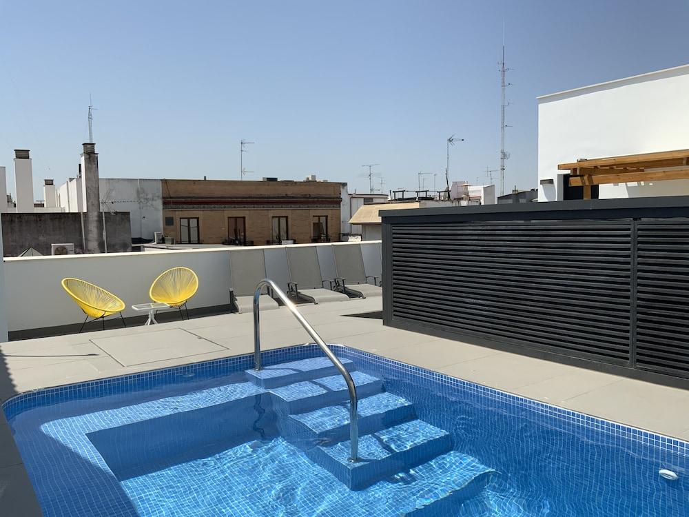 Hotel Blue 8