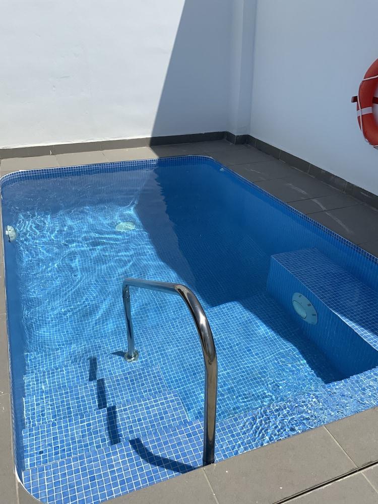 Hotel Blue 8