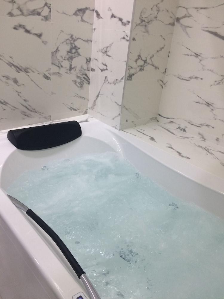Hotel Blue 8