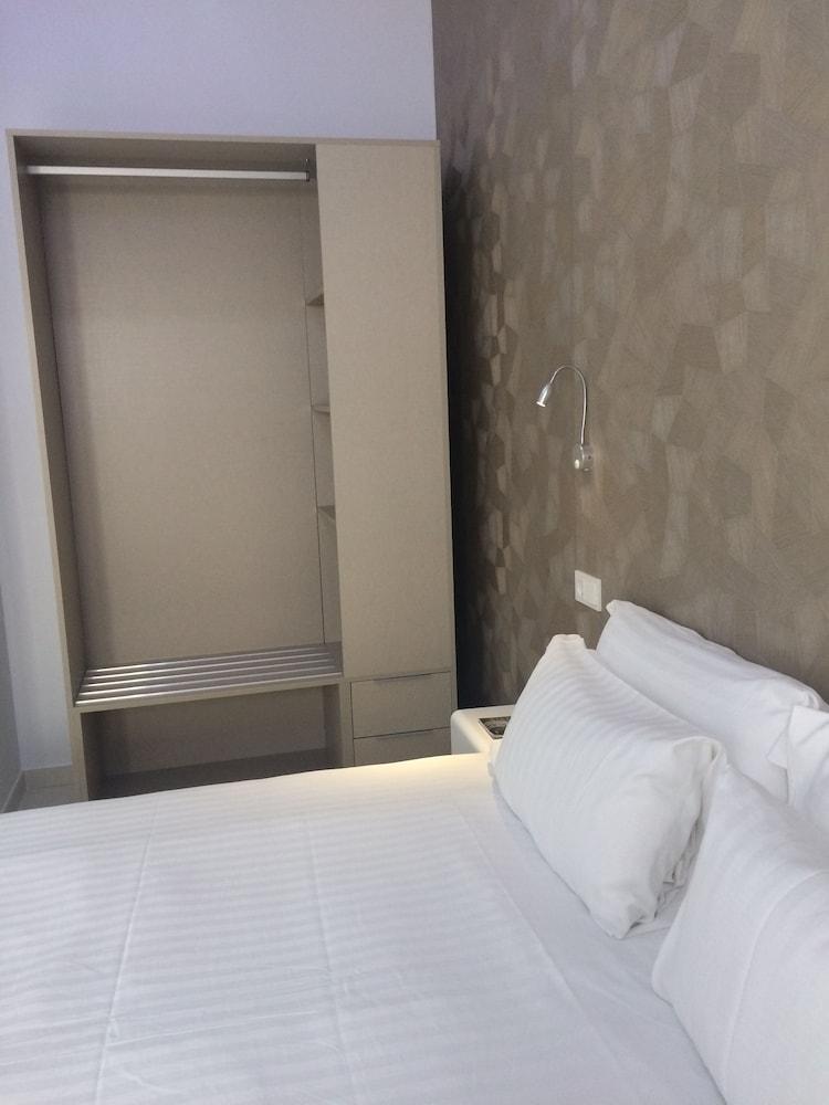 Hotel Blue 8