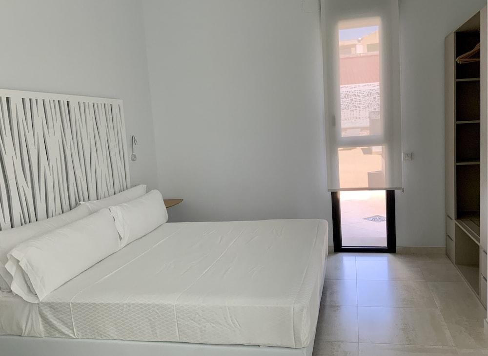 Hotel Blue 8