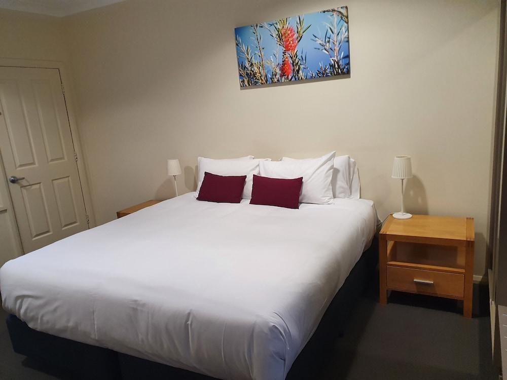 Bishop's Lodge Motor Inn