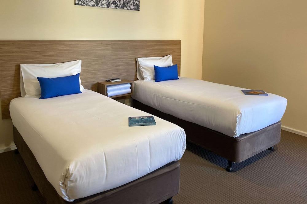 Bishop's Lodge Motor Inn