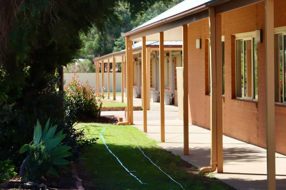 Bishop's Lodge Motor Inn