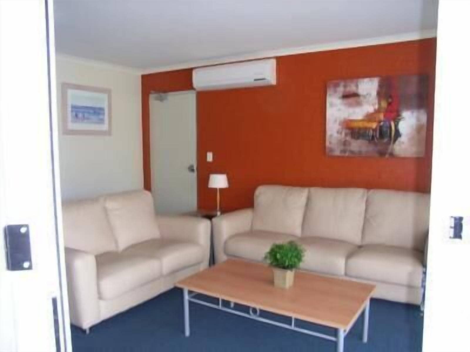 Apollo Apartments