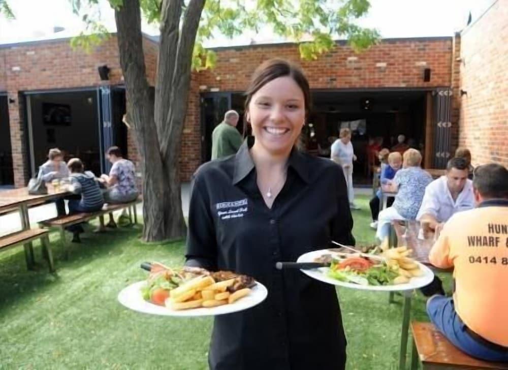 Echuca Hotel