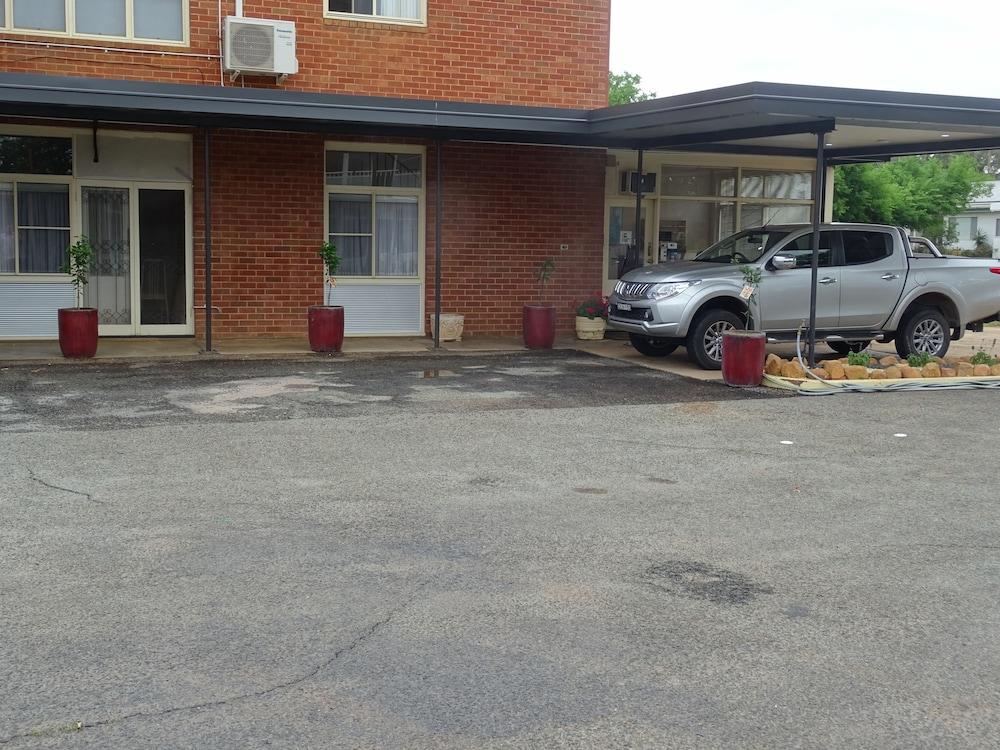 The Memphis Motor Inn