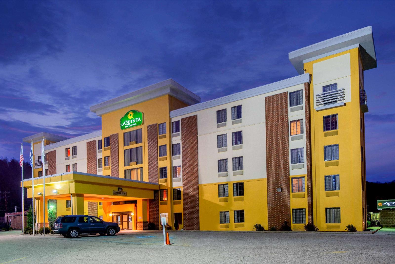 La Quinta Inn & Suites Elkview - Charleston NE