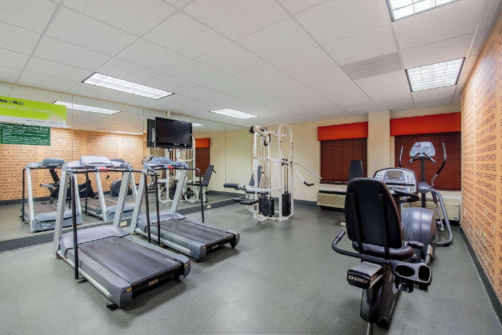 La Quinta Inn & Suites Elkview - Charleston NE
