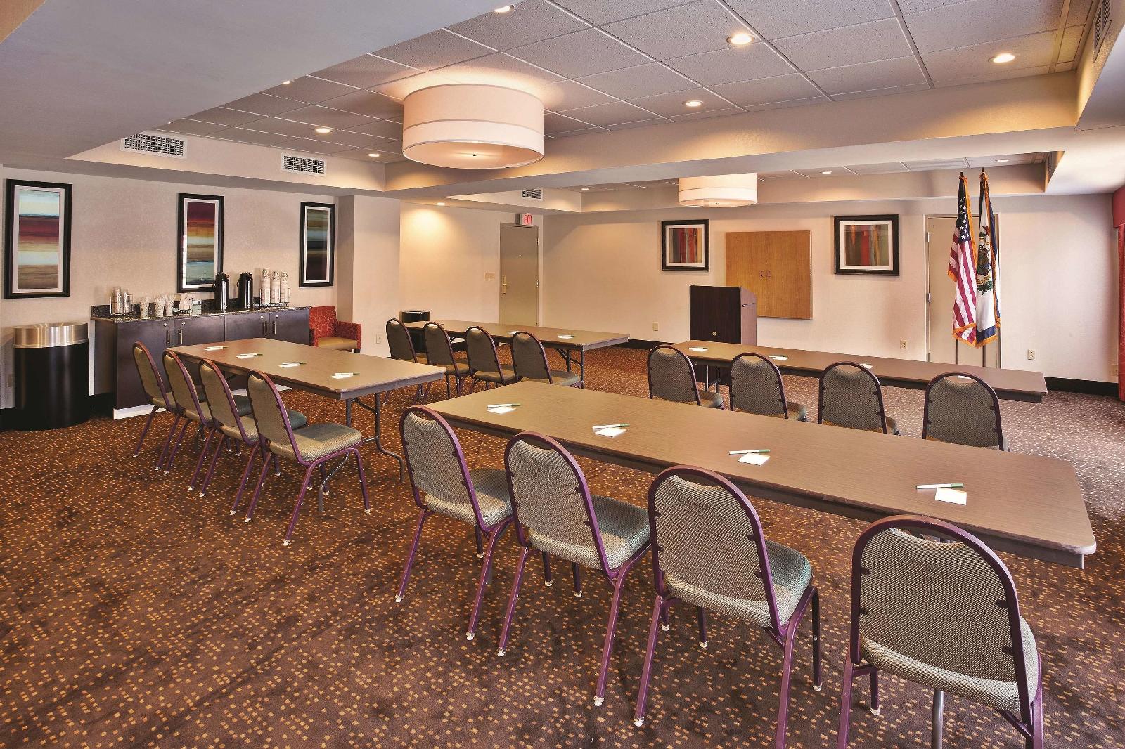 La Quinta Inn & Suites Elkview - Charleston NE