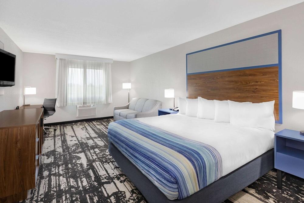 AmericInn Hotel & Suites Pella