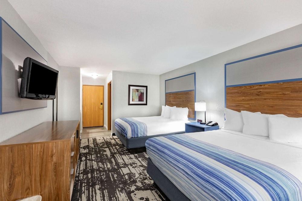 AmericInn Hotel & Suites Pella