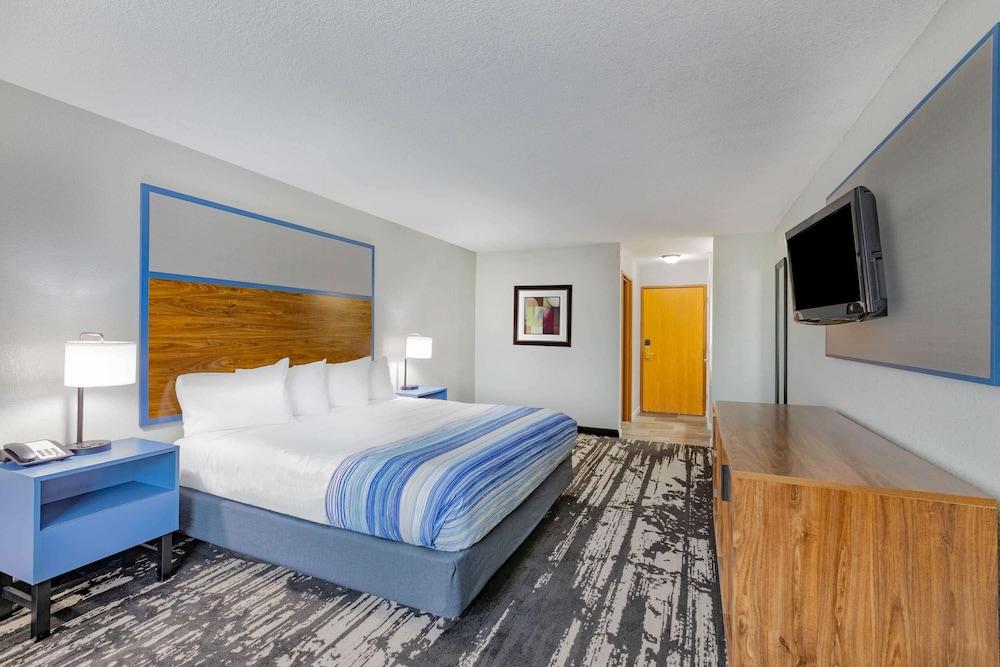 AmericInn Hotel & Suites Pella