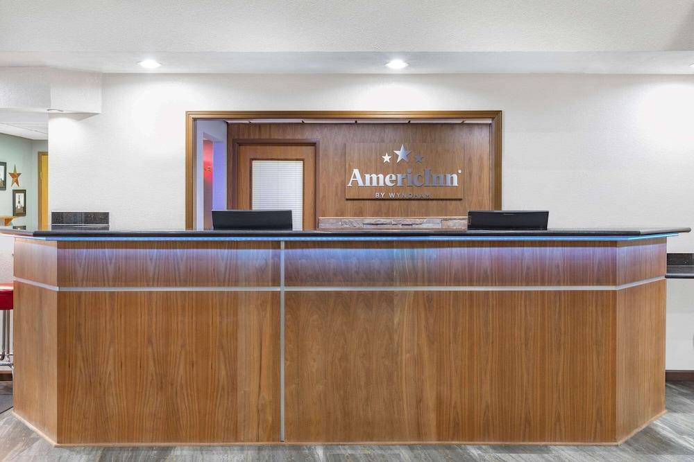 AmericInn Hotel & Suites Pella