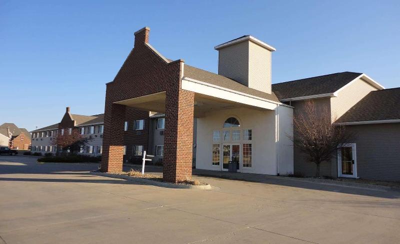 AmericInn Hotel & Suites Pella