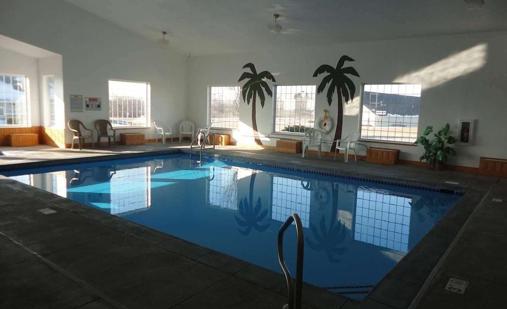 AmericInn Hotel & Suites Pella