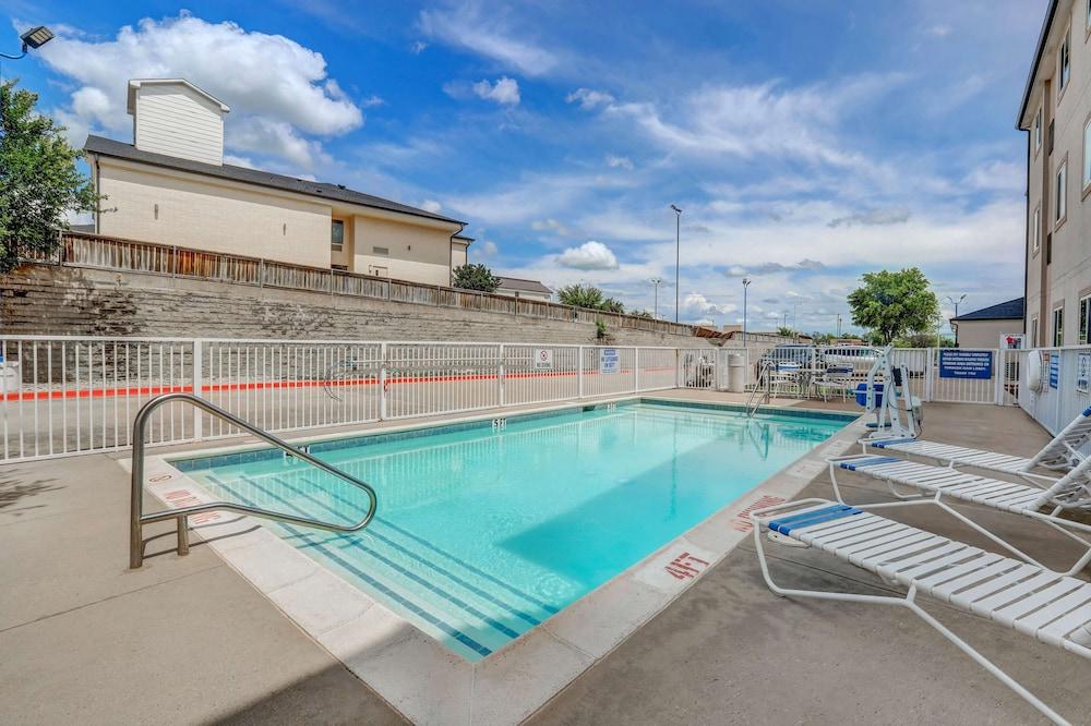 Motel 6 Weatherford