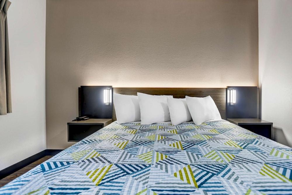 Motel 6 Weatherford