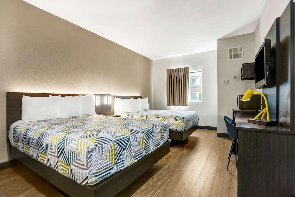 Motel 6 Weatherford