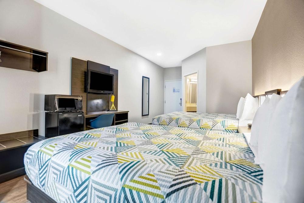 Motel 6 Weatherford