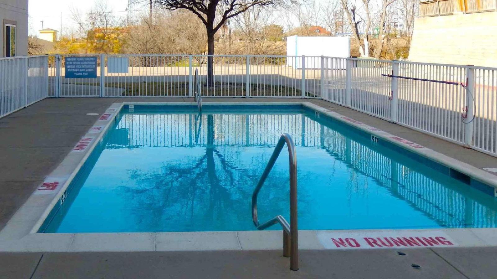Motel 6 Weatherford